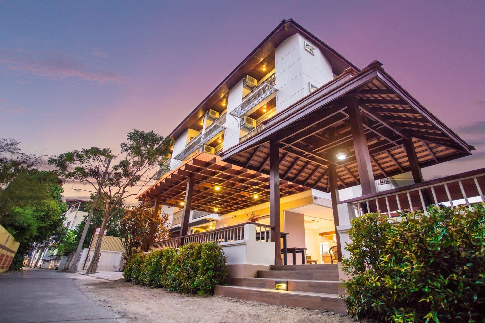 Rendezvous Classic House Чиангмай Екстериор снимка